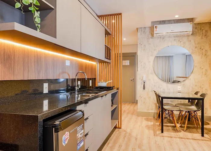 Confortável Loft com Vista para o Mar, Condomínio com Piscina Bombinhas